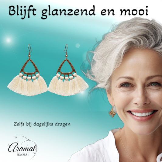 Creme bohemian oorhangers met kwastjes, bronskleurige afwerking, 55x30mm, handgemaakte statement oorbellen