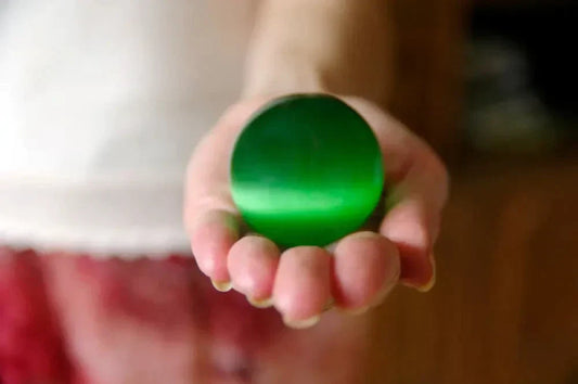 Alles over kattenoog oorknopjes - Aramat Jewels