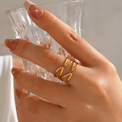 Brede One Size Ring RVS met Modern Lijnenspel (14 mm)