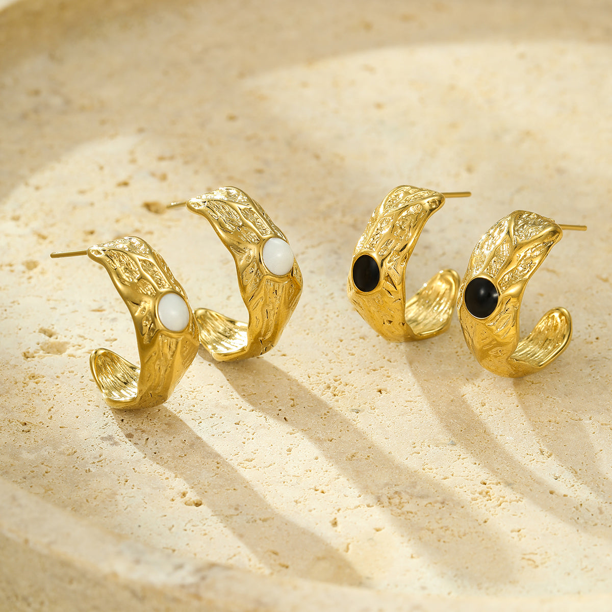 Goudkleurige Halve Oorringen Emaille Cirkel 25x10mm