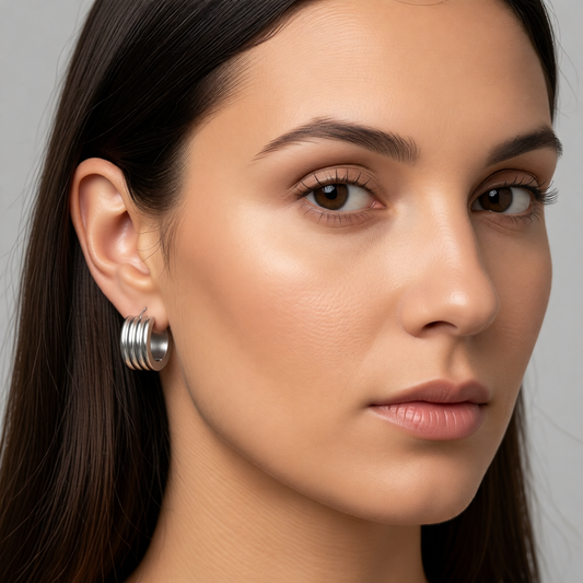 Boucles d'oreilles créoles mini Huggie en acier inoxydable, rayures argentées, 13 mm - Unisexe enfant