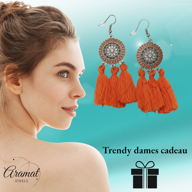 Boucles d'oreilles bohèmes d'été à pompons orange 75 mm