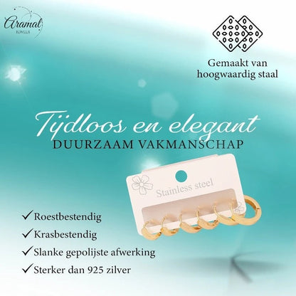 Aramat Jewels set van 3 paar goudkleurige roestvrijstalen huggie oorringen in verschillende maten op een displaykaart
