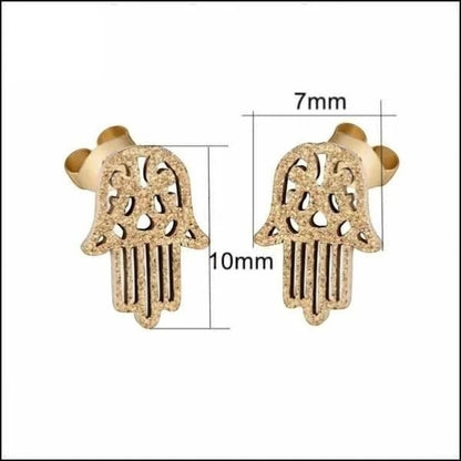 Aramat Jewels goudkleurige Hamsa oorstekers van RVS met een matte, gezandstraalde afwerking en 10x7mm formaat.