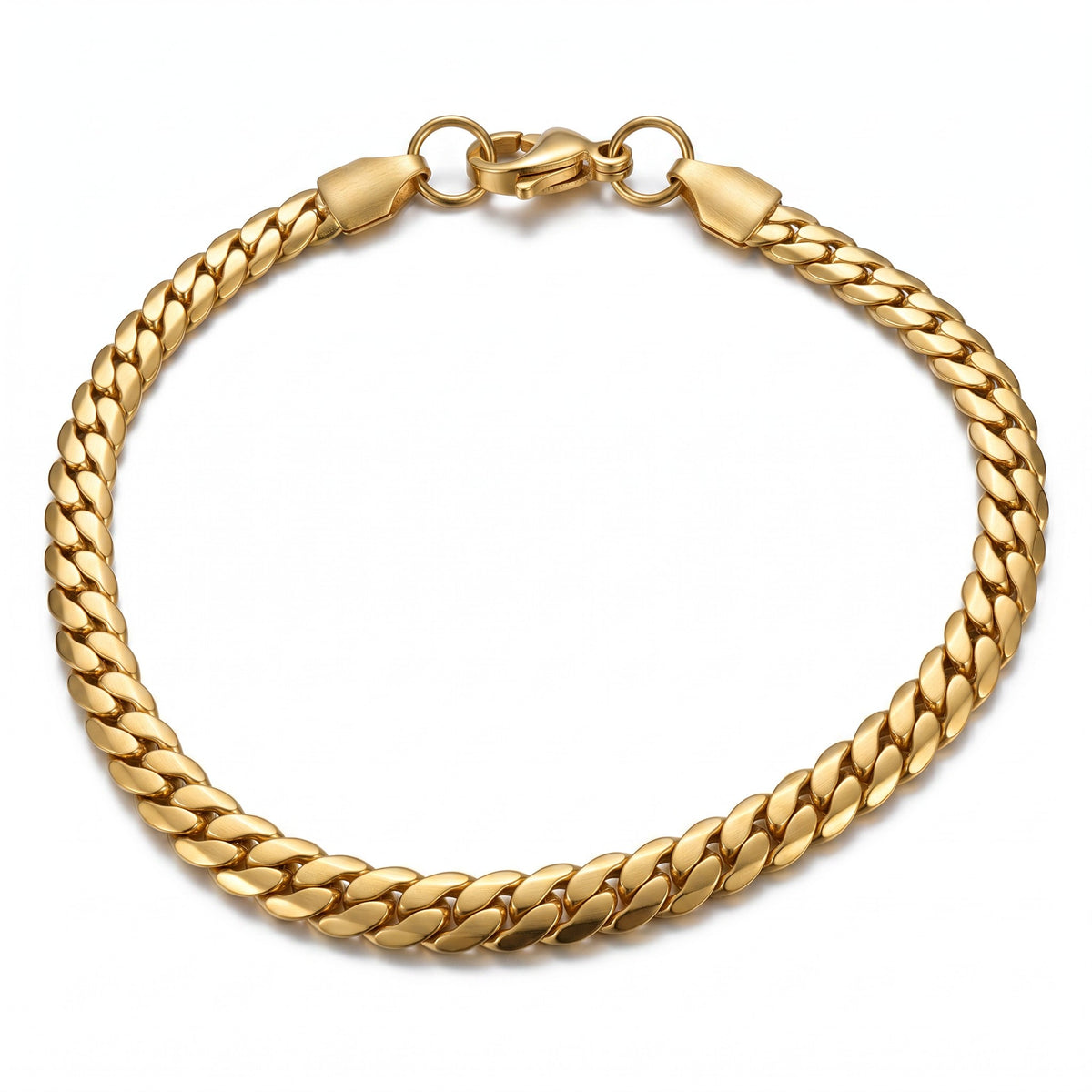 Aramat Jewels platte gourmet schakel armband van goudkleurig staal, 19cm lang en 5mm breed, met karabijnsluiting.