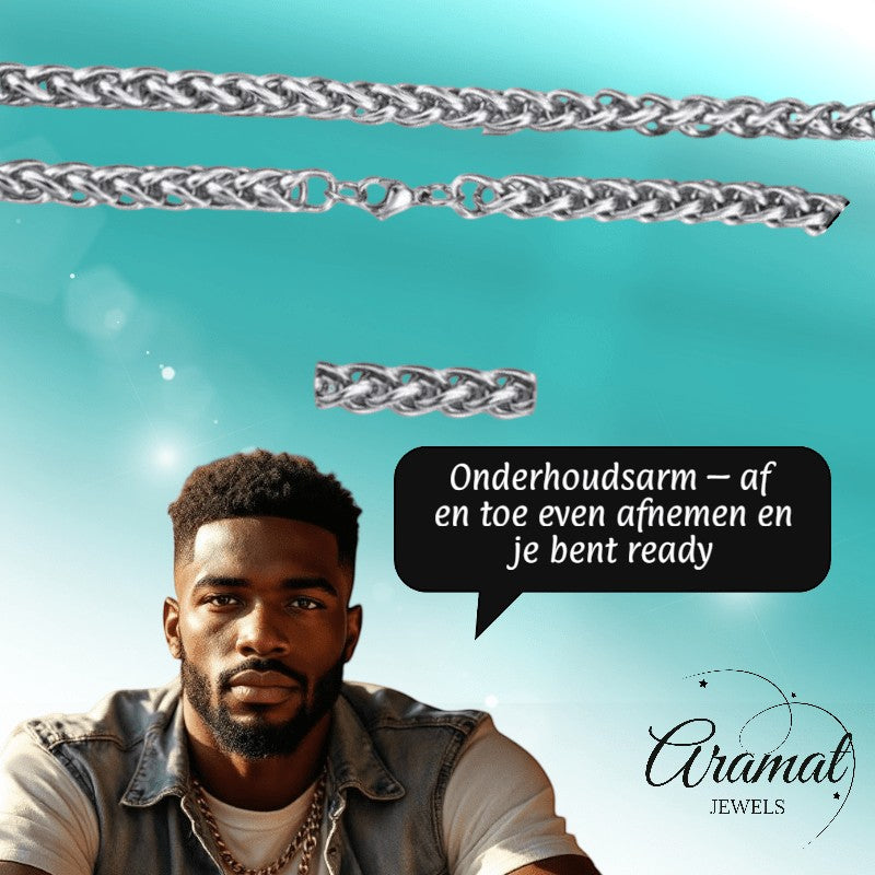 Aramat Jewels zilverkleurige RVS vossenstaart ketting van 60 cm en 7 mm breed gedragen door een man.