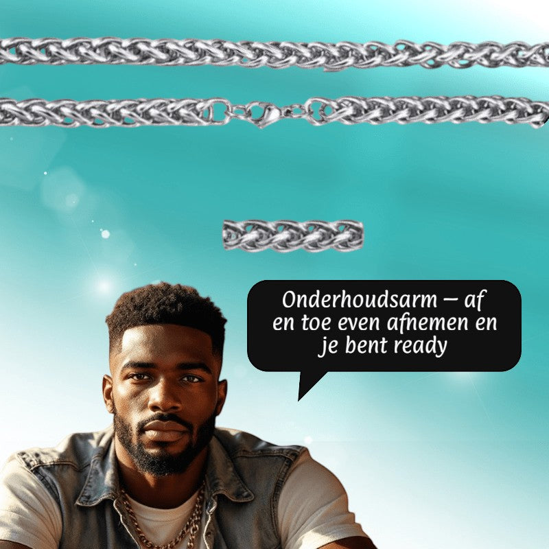 Aramat Jewels zilverkleurige RVS vossenstaart ketting van 45 cm en 8 mm breed, gedragen door een man.