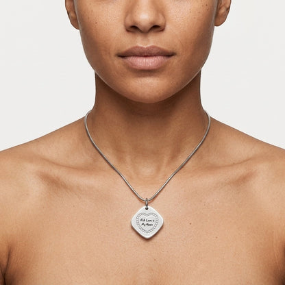 Aramat Jewels vierkante stalen ashanger met hartvormige zirkonia's en tekst "full love in my heart".