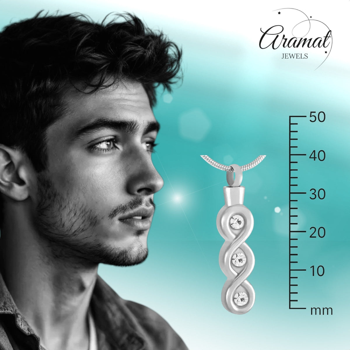 Aramat Jewels zilverkleurige stalen crematiehanger met transparante steentjes en een spiraalvormig design.