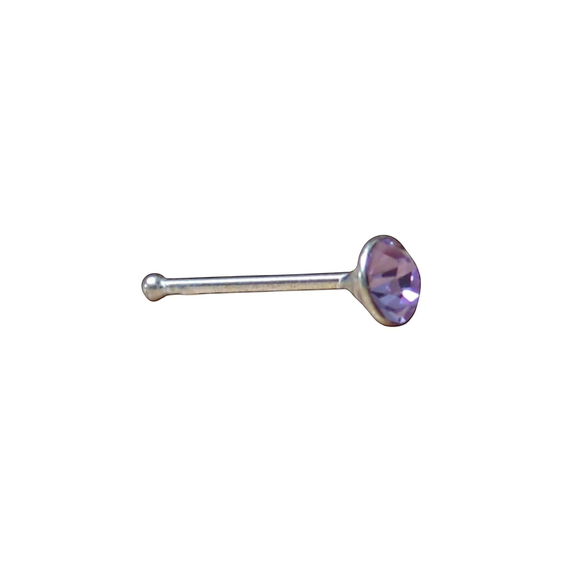 Aramat Jewels rechte neuspiercing van 925 sterling zilver met een subtiel roze 2mm kristalsteentje.