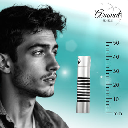 Aramat Jewels zilverkleurige stalen buis ashanger voor mannen met zwarte ringen. Discreet rouwsieraad.