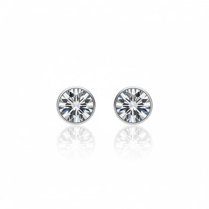 Aramat Jewels zilverkleurige oorstekers met grijs kristal van 6mm, gemaakt van roestvrij staal.