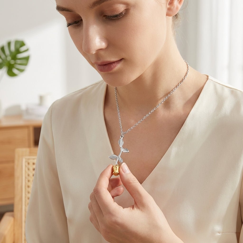 Bicolor RVS Ashanger Roos 45x23mm - Aramat Jewels - Gedenkhangers - cadeautip