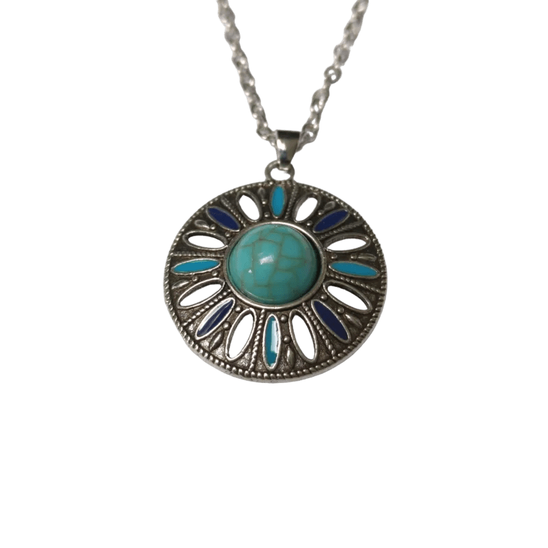 Een halsketting met een turkooizen steen in het midden