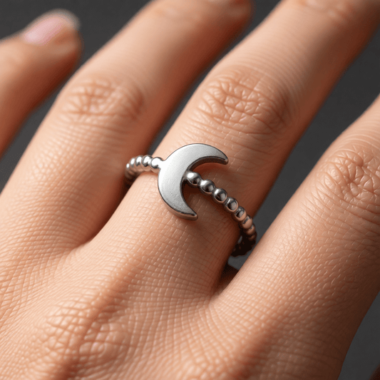 Damesring Verstelbaar – Open Ring met Maantje & Dots – One Size - Aramat Jewels - Ringen - cadeautip