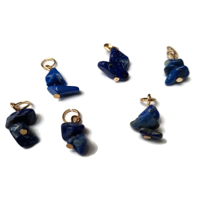 Een set blauwe glazen kralen