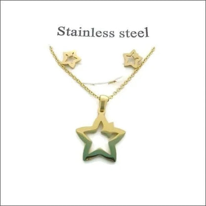 Een halsketting met een ster eraan