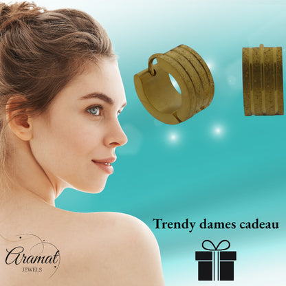 Huggies – Gold-tone stainless steel diamond-plated with sandblasted stripes 