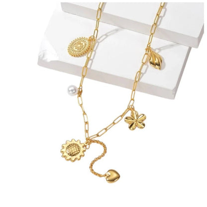 Goudkleurige damesketting met parel en bedels – 45+5 cm - ket1176 - 769522 - Halskettingen kopen# - 45cm - alles - Bedelketting