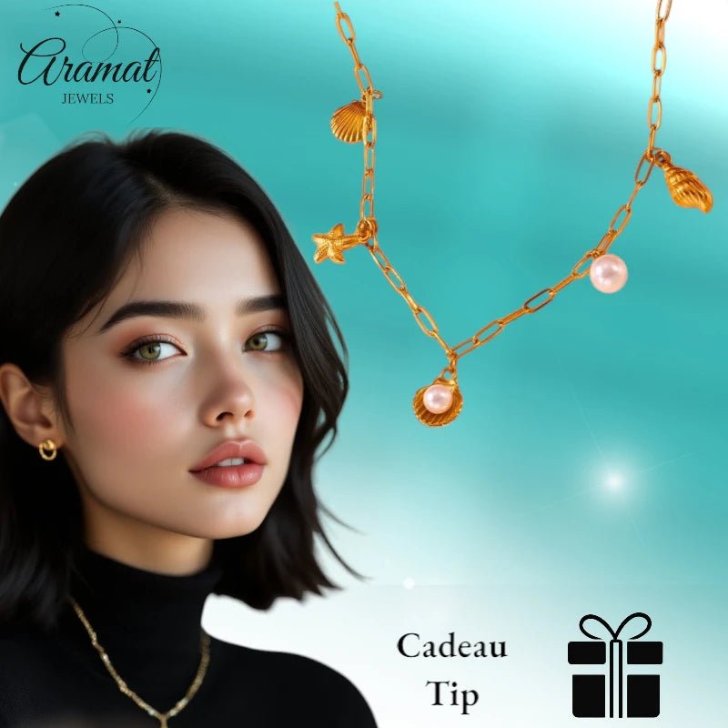 Goudkleurige damesketting met schelp - en parelbedels - ket1165 - 511143 - Halskettingen kopen# - 45cm - alles - Bedelketting