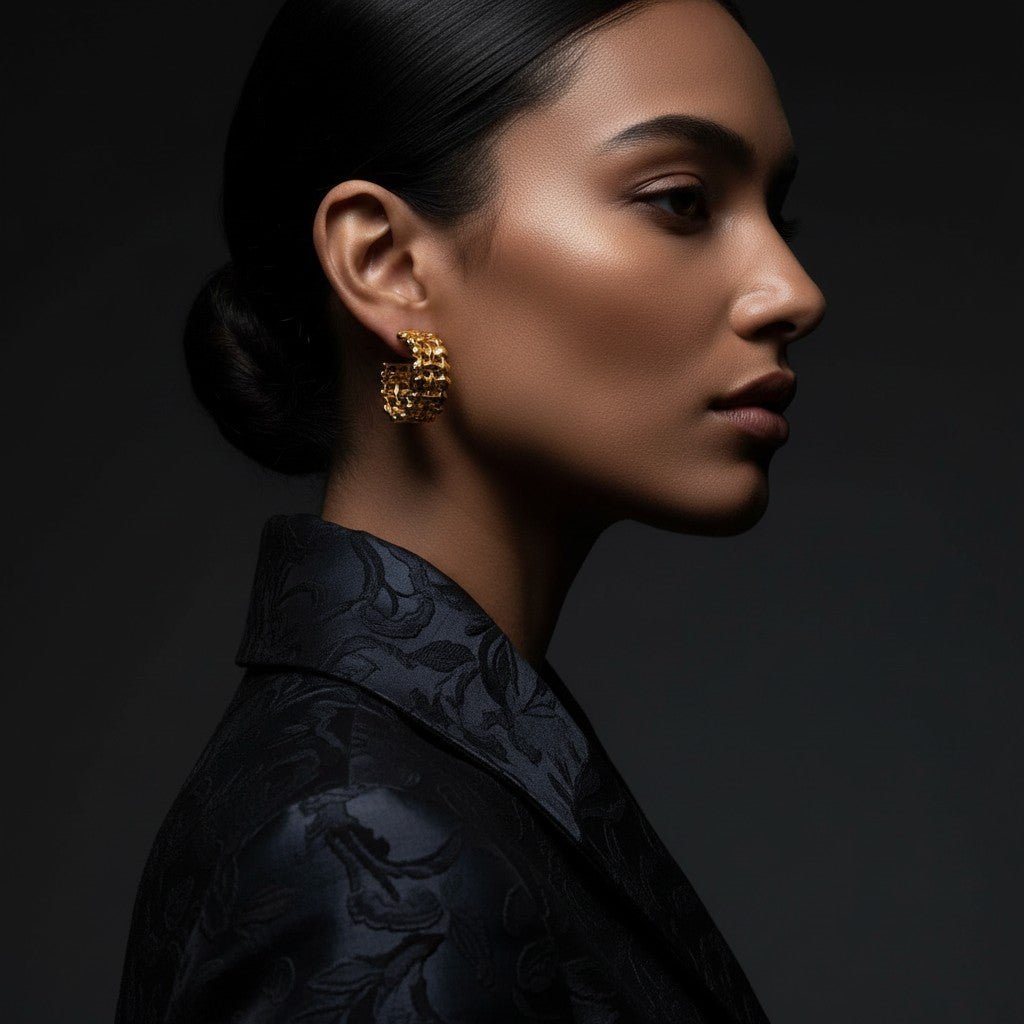 Goudkleurige Gevlochten Halve Oorringen 25x10mm - Aramat Jewels - Oorbellen - cadeautip