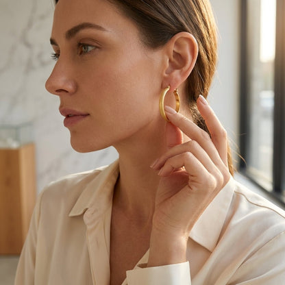 Goudkleurige Matte RVS Oorringen Sandblasted - 30 mm - Aramat Jewels - Oorringen - cadeautip