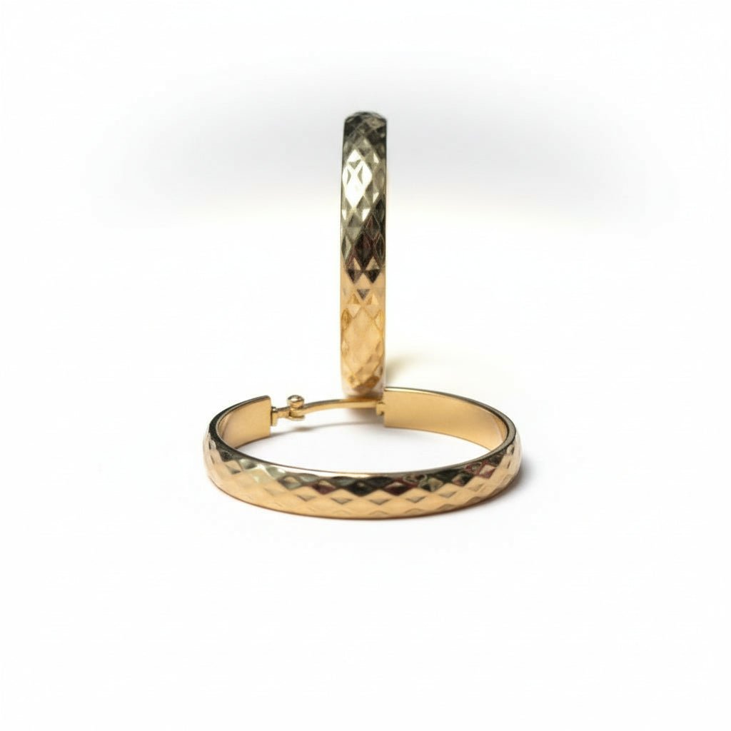 Goudkleurige RVS Hoepeloorbellen met Geruit Motief - 35 mm - Aramat Jewels - Oorringen - cadeautip