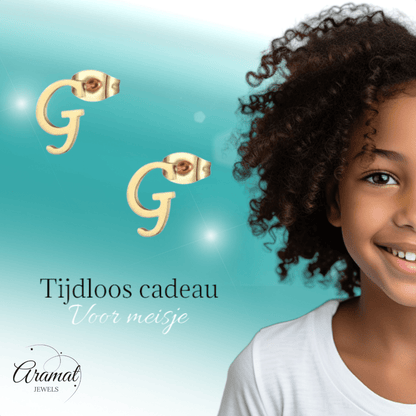 Goudkleurige RVS oorstekers Letter G - Aramat Jewels - Oorbellen - cadeautip