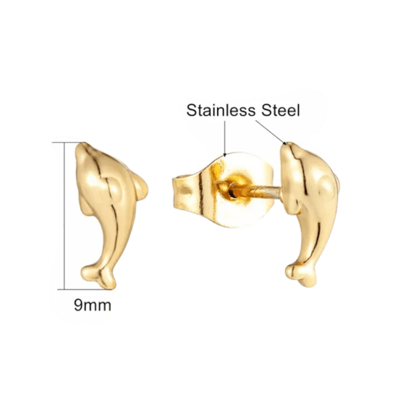 Goudkleurige oorbellen in de vorm van een dolfijn met roestvrijstalen stiften.