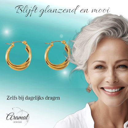 Goudkleurige triple oorringen 24x21x9mm - oor6372 - 69933 - Oorringen kopen# - 24mm - alles - cadeau