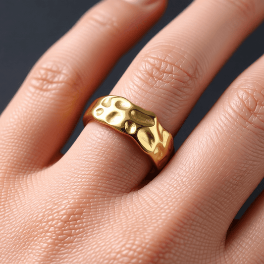 Goudkleurige Verstelbare Dames Ring deukjes - motief - Stainless Steel - Aramat Jewels - Ringen - cadeautip