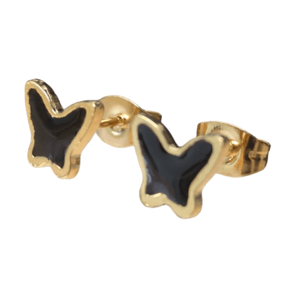Paar gouden vlindervormige oorbellen met zwart emaille inleg.