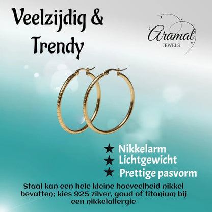 Grote Hoop Oorbellen Goudkleurig RVS met Streepjesmotief (40 mm) - Aramat Jewels - Oorringen - cadeautip
