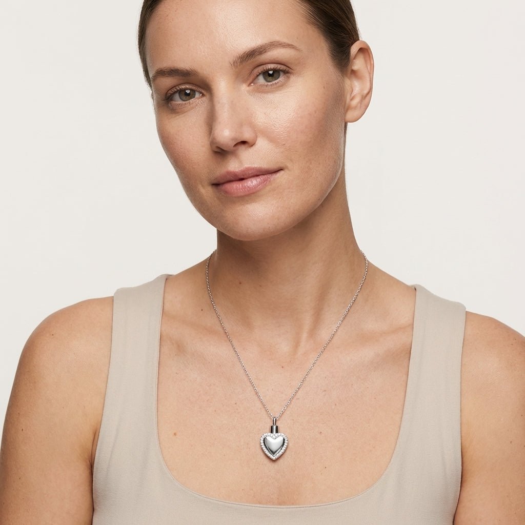 Hart ashanger met zirkonia – zilverkleurig staal - Aramat Jewels - Gedenkhangers - cadeautip