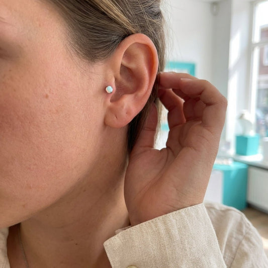 Helix Tragus Piercing Zilver Witte Opaal 6mm 3mm - Aramat Jewels - Piercings - cadeautip