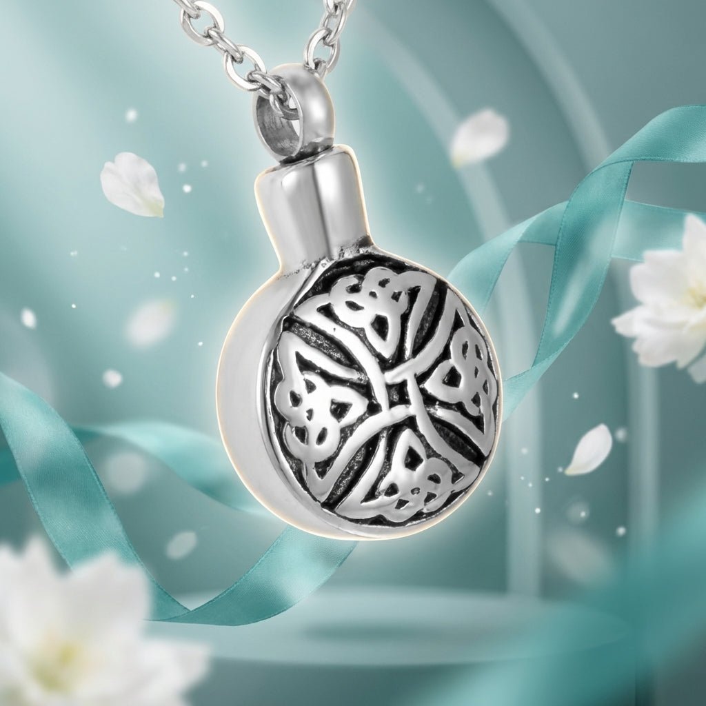 Keltische ronde ashanger staal triquetra zwart - Aramat Jewels - Gedenkhangers - cadeautip