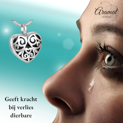 Cœur en frêne d'acier décoré d'émail noir