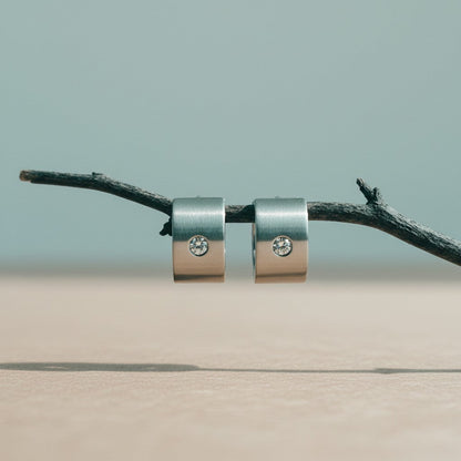 Kleine RVS Oorringen met Zirkonia Accent Zilverkleur 13mm - Aramat Jewels - Oorringen - cadeautip