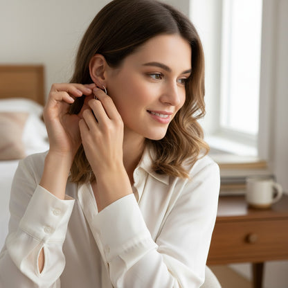 Zilverkleurige metalen oorringen 25mm met klapscharnier, lichtgewicht en personaliseerbaar met oorbedels voor dames trendy