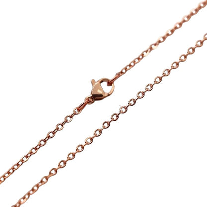 Een ketting met een balletje eraan