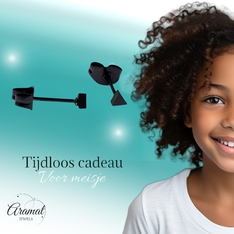 Boucles d'oreilles triangulaires en acier noir – 3 mm