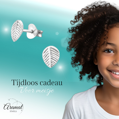 Silver Leaf Earrings Antique Look – 7x5mm