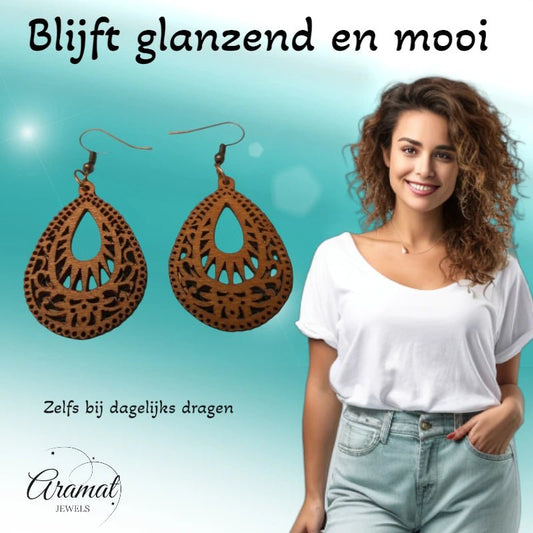 Oorbellen – Elegante Houten Oorhangers Druppelvorm Bruin Uitgewerkt Motief Dames - Aramat Jewels - Oorhangers - cadeautip