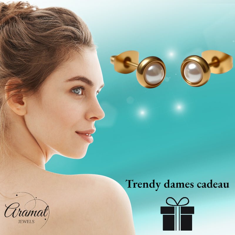 Oorbellen – Parel Wit in Goudkleurig Design (6mm) - Aramat Jewels - Oorbellen - cadeautip