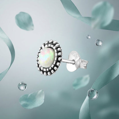 Oorstekers – Sterling Zilver Bali Etnisch Wit Opaal 8mm Geoxideerd - Aramat Jewels - Oorbellen - cadeautip