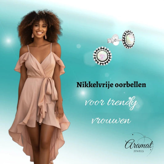 Oorstekers – Sterling Zilver Bali Etnisch Wit Opaal 8mm Geoxideerd - Aramat Jewels - Oorbellen - cadeautip