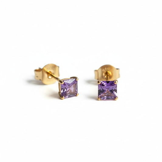 Boucles d'oreilles – Acier inoxydable couleur or avec zircone carrée violette (4 mm) 