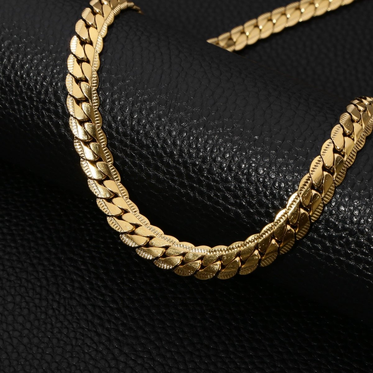 Platte Gourmet Ketting met bewerkte rand 6mm Goudkleurig Staal - Aramat Jewels - RVS Sieraden - Halskettingen - cadeautip