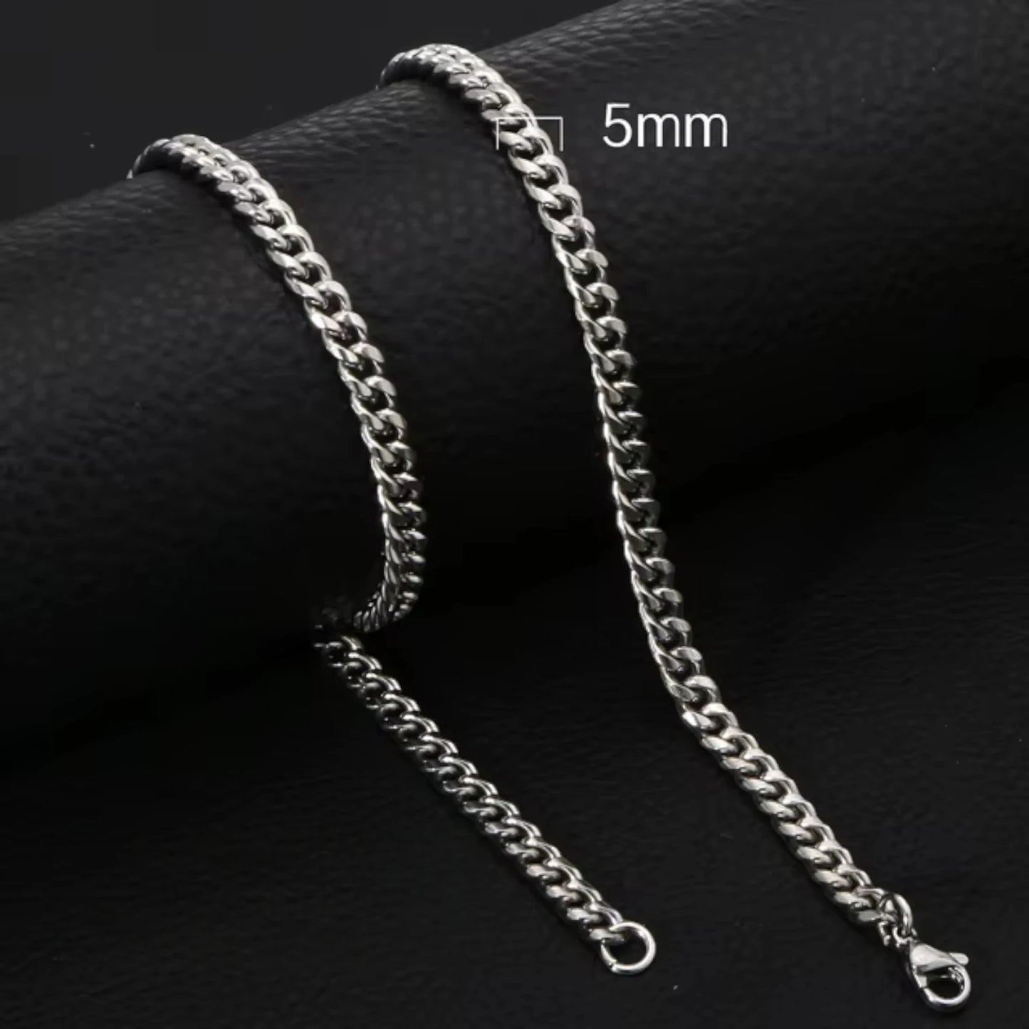 Modern Silver-Colored Gourmet Necklace Stainless Steel