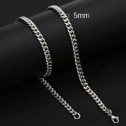 Modern Silver-Colored Gourmet Necklace Stainless Steel